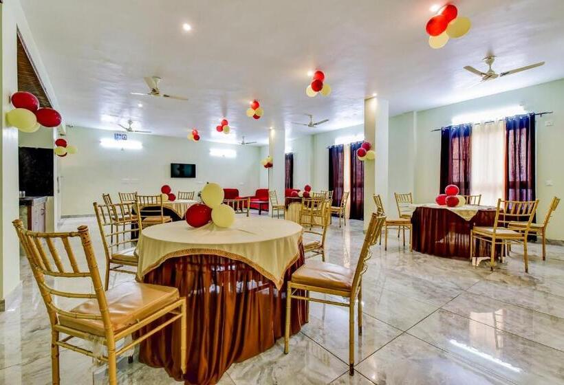 هتل O Kamla Udhyan Road Kota Formerly Radhika Royal