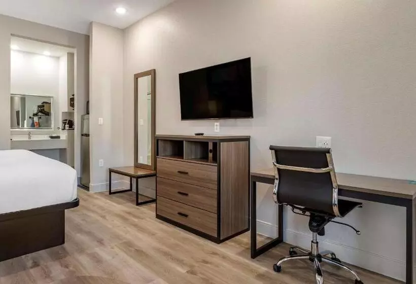 Hotelli Clarion Pointe Port Arthur Beaumont South