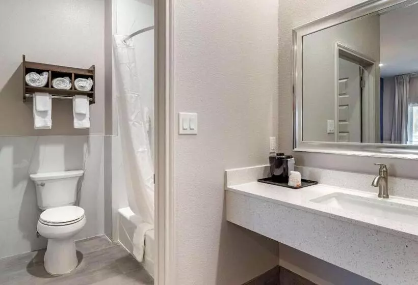 Hotelli Clarion Pointe Port Arthur Beaumont South