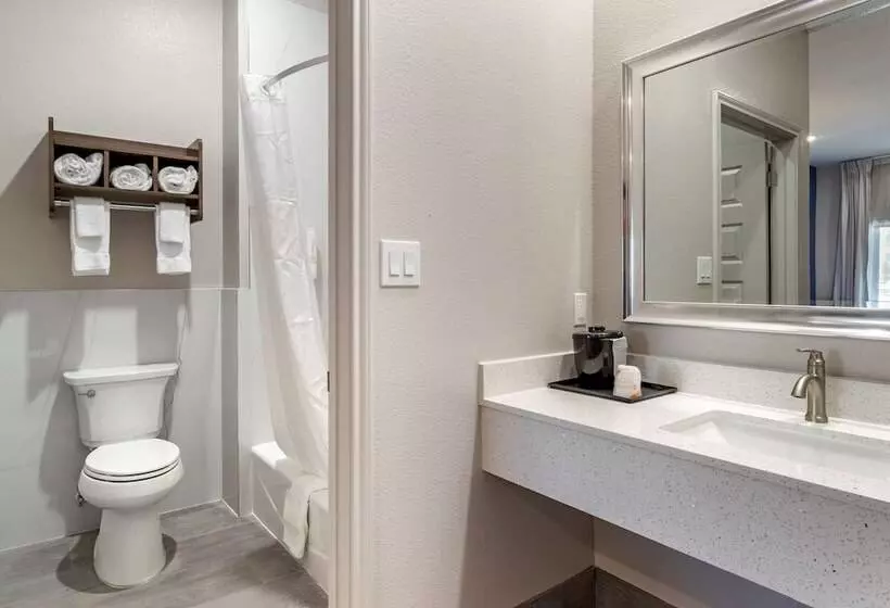 Hotelli Clarion Pointe Port Arthur Beaumont South