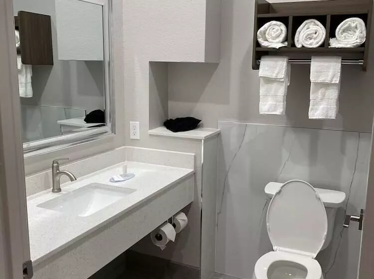 Hotelli Clarion Pointe Port Arthur Beaumont South