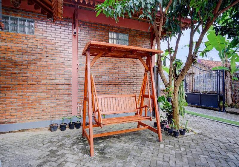 酒店 Collection O 90265 Cempoko Mulyo Homestay Syariah