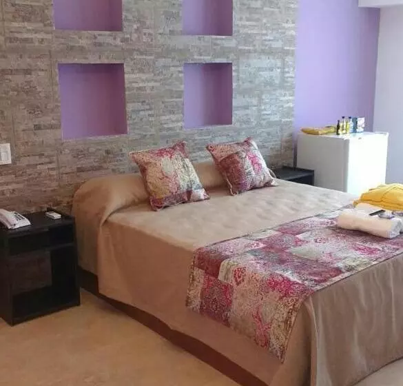 هتل کپسول Neferet Habitaciones Temporarias