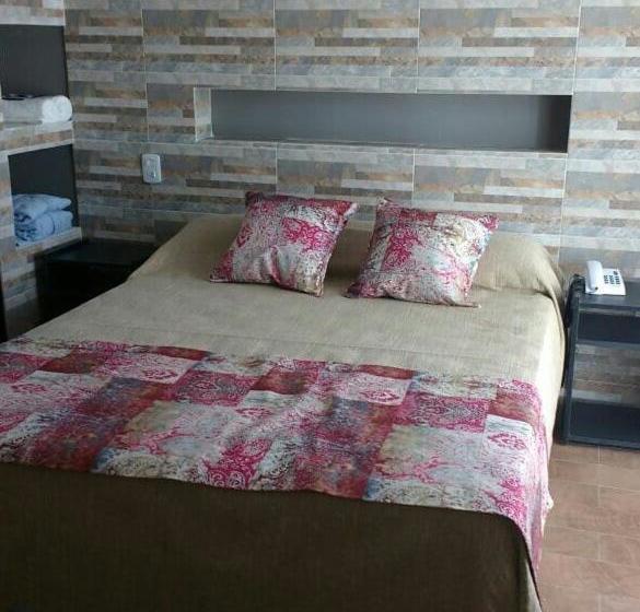 هتل کپسول Neferet Habitaciones Temporarias