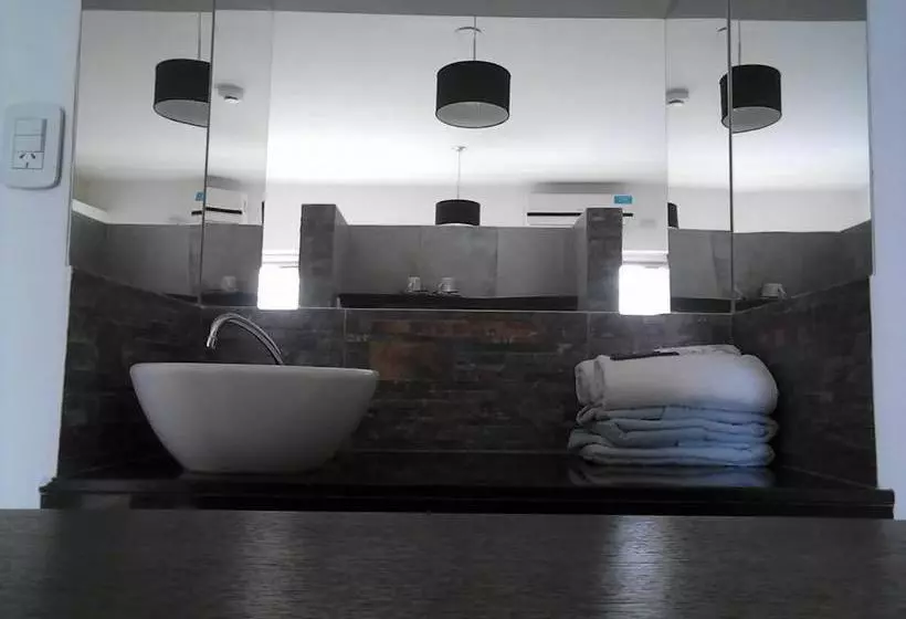 هتل کپسول Neferet Habitaciones Temporarias