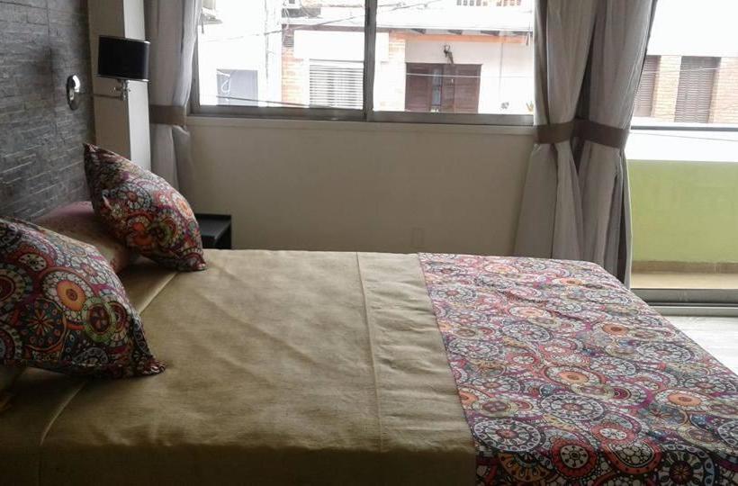 هتل کپسول Neferet Habitaciones Temporarias