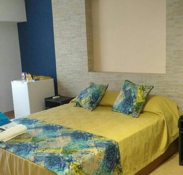 هتل کپسول Neferet Habitaciones Temporarias