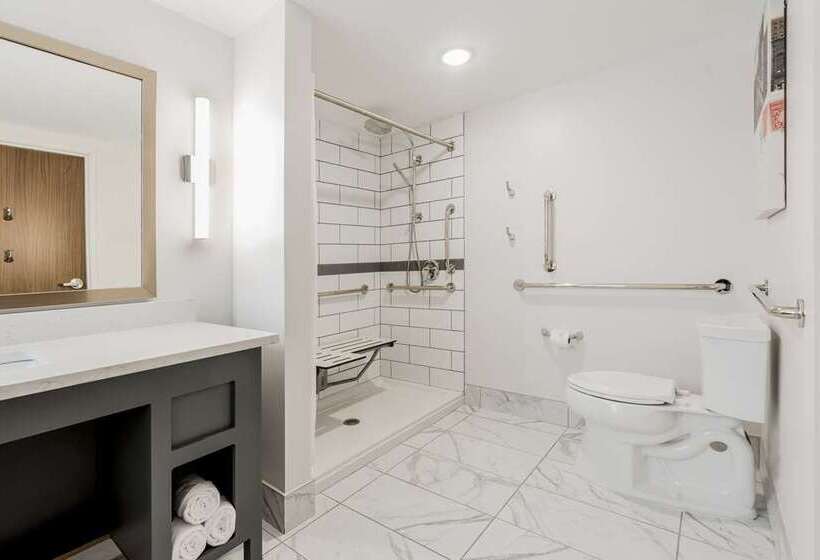 Hotel Elkhart, Tapestry Collection By Hilton