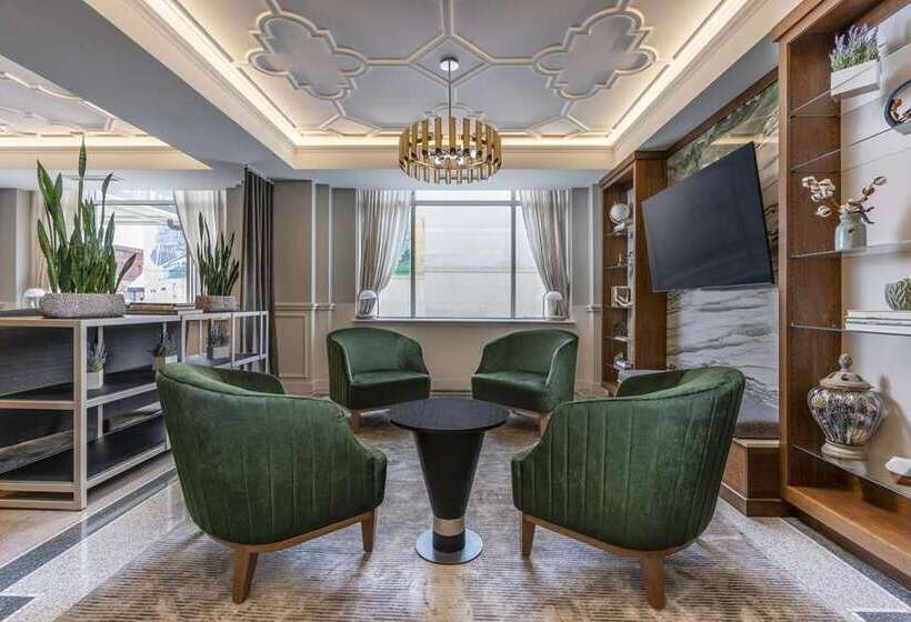 Hotel Elkhart, Tapestry Collection By Hilton