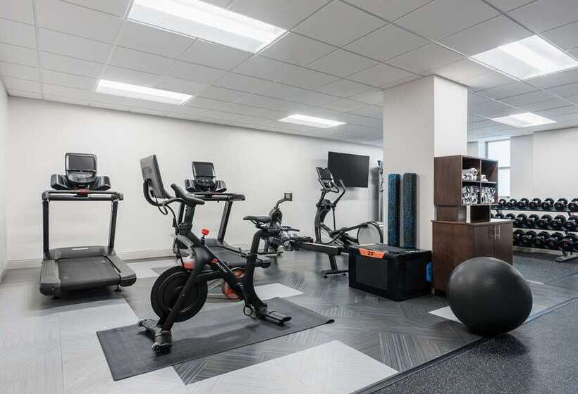 Hotel Elkhart, Tapestry Collection By Hilton