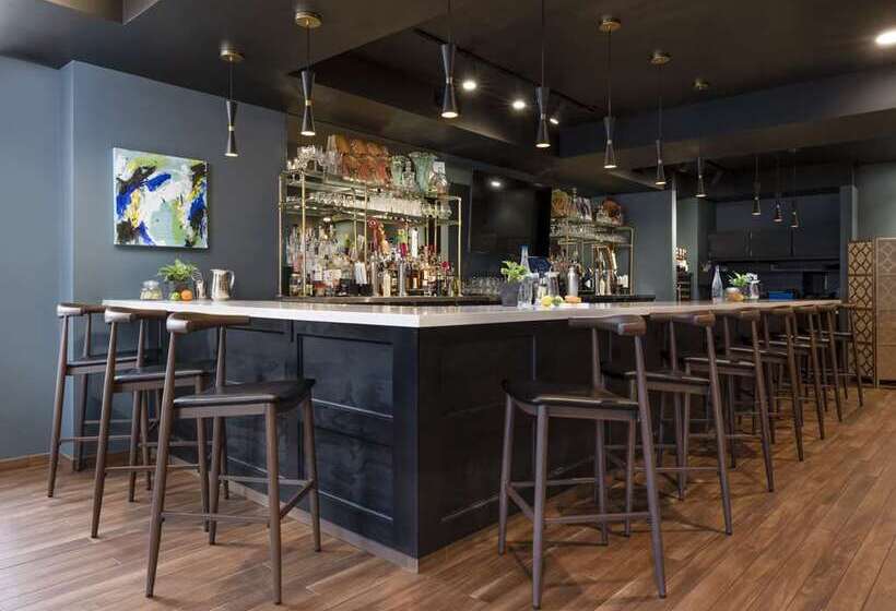 Hotel Elkhart, Tapestry Collection By Hilton