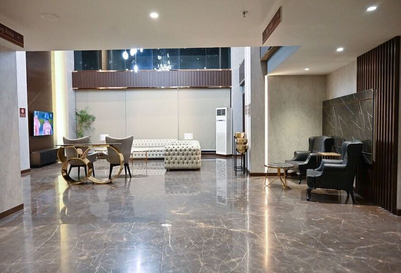 هتل Jacaranda Heights