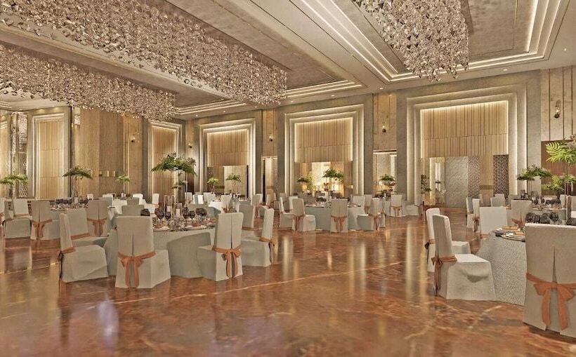 هتل Jacaranda Heights