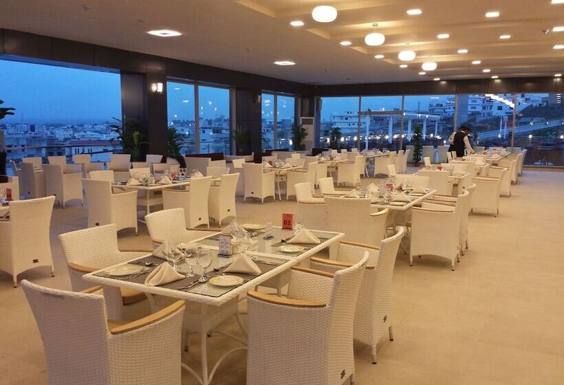 هتل Jacaranda Heights