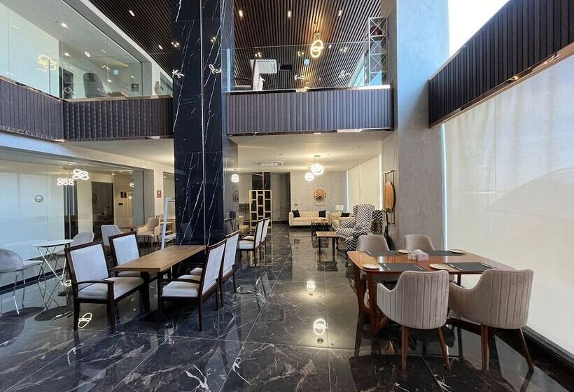 هتل Jacaranda Heights