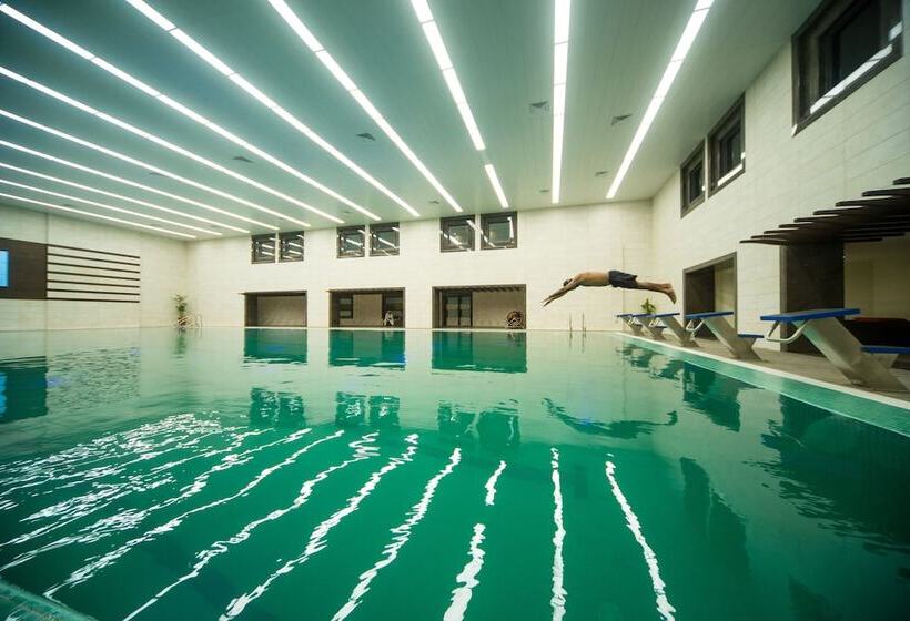 هتل Jacaranda Heights