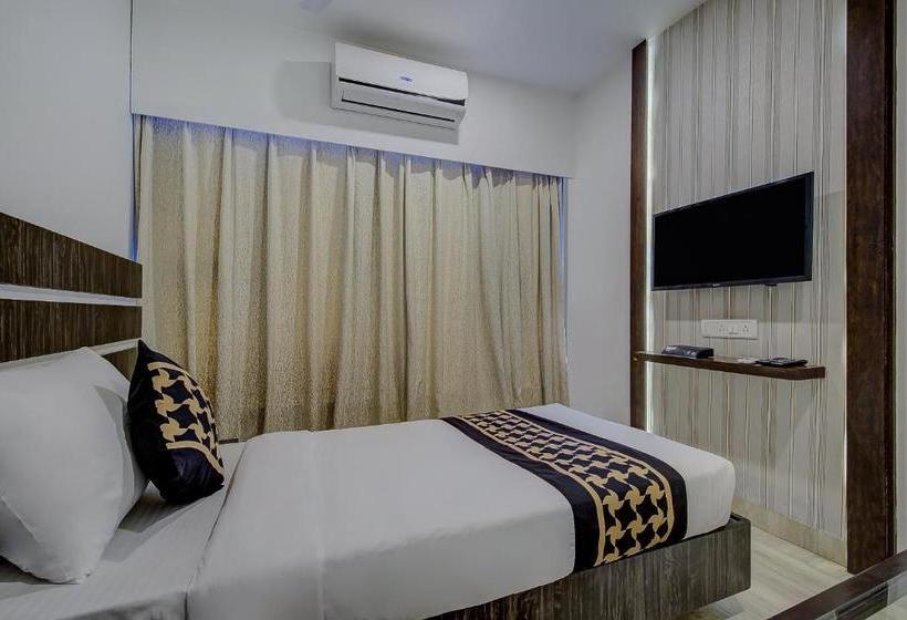 ホテル Oyo 78245 Collection O  Crown Inn