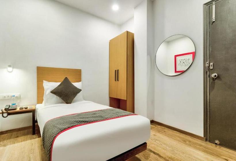 ホテル Oyo 78245 Collection O  Crown Inn