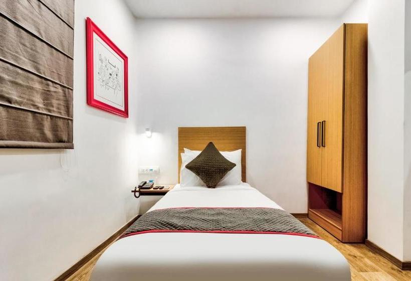 ホテル Oyo 78245 Collection O  Crown Inn