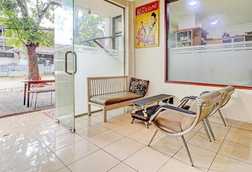 호텔 Oyo 90218 Ubaran Guest House