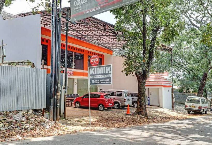 호텔 Oyo 90218 Ubaran Guest House