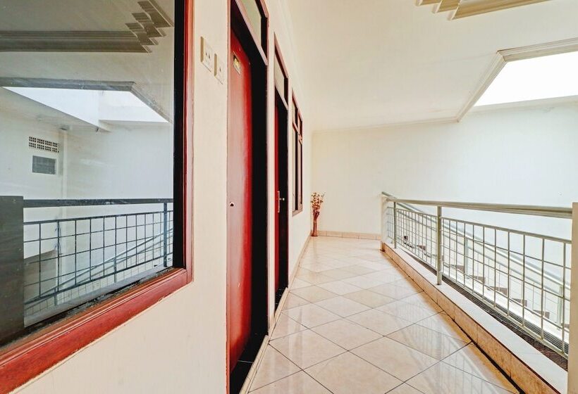 호텔 Oyo 90218 Ubaran Guest House