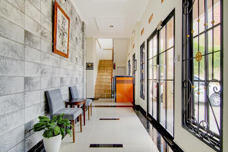 בית מלון כפרי Oyo 90233 The Shine Residence