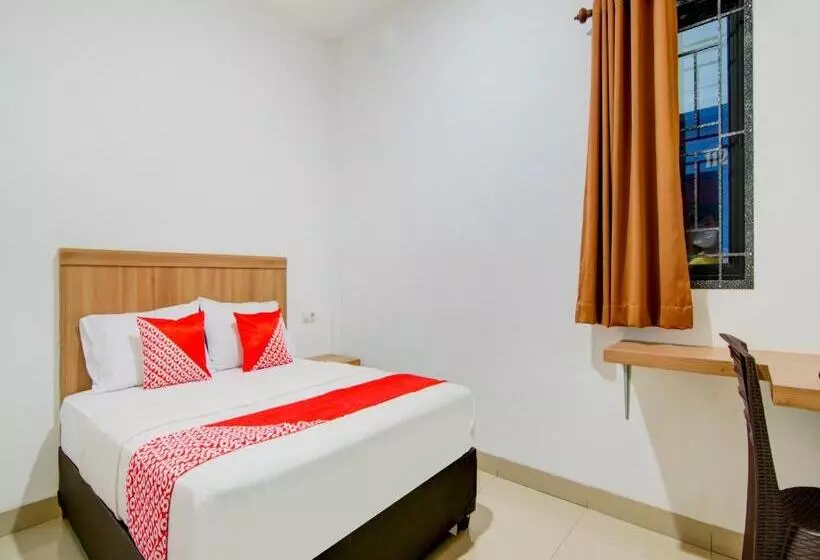 Hotelli Oyo 90233 The Shine Residence