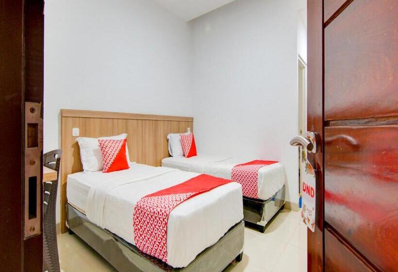 בית מלון כפרי Oyo 90233 The Shine Residence