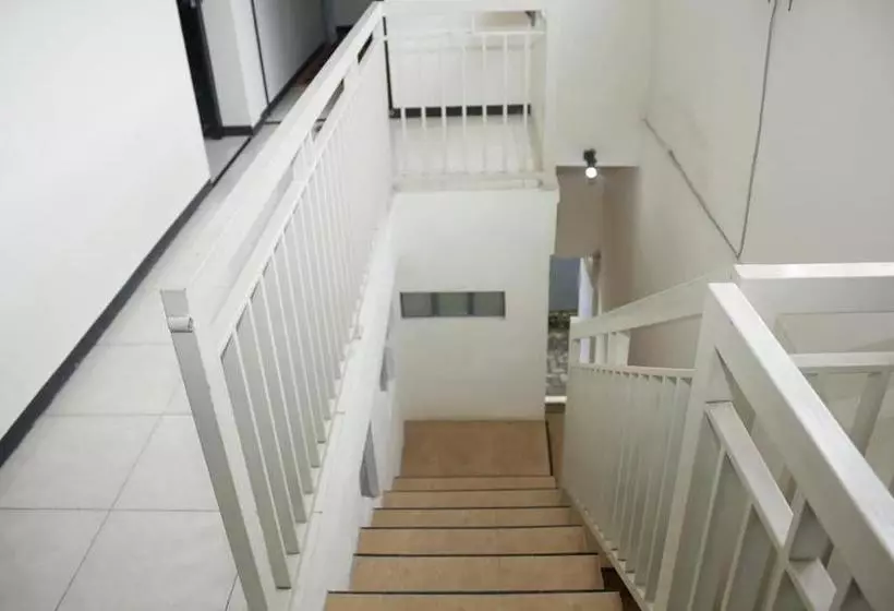 Hotelli Oyo 90252 Villa Dini & Homestay Batu