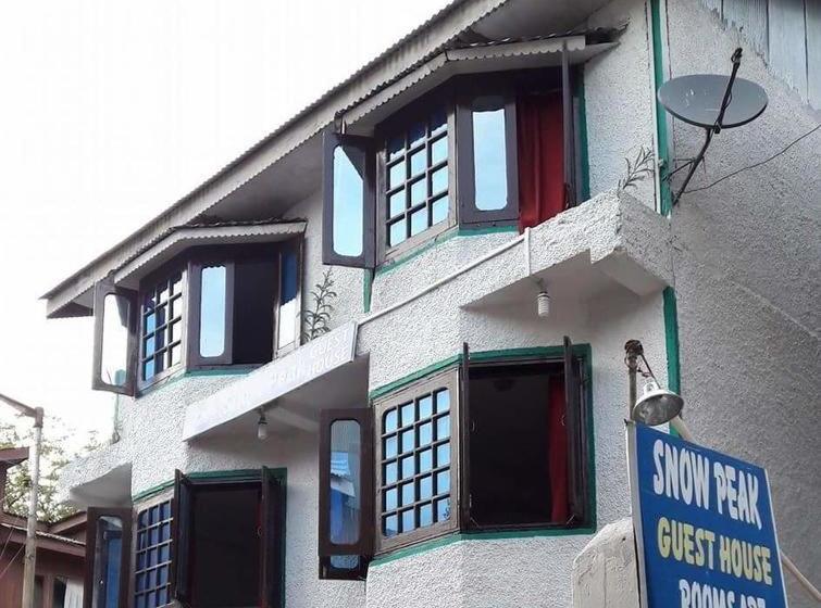 פנסיון Snow Peak Guest House