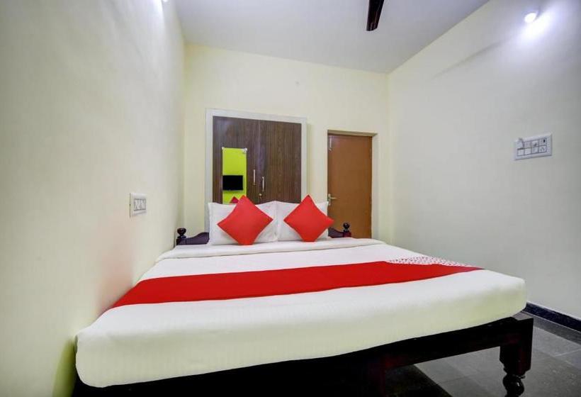 Hotel Oyo 77801 Golden Park