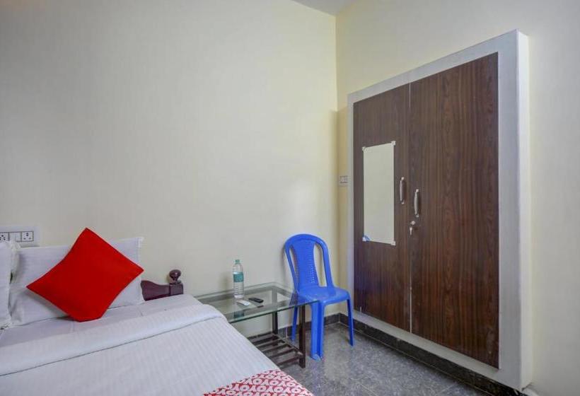 Hotel Oyo 77801 Golden Park