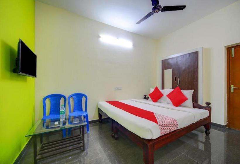 Hotel Oyo 77801 Golden Park