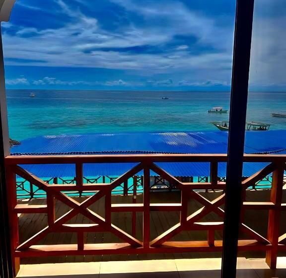 בית מלון כפרי Zenobia Beach Resort