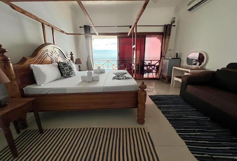 בית מלון כפרי Zenobia Beach Resort