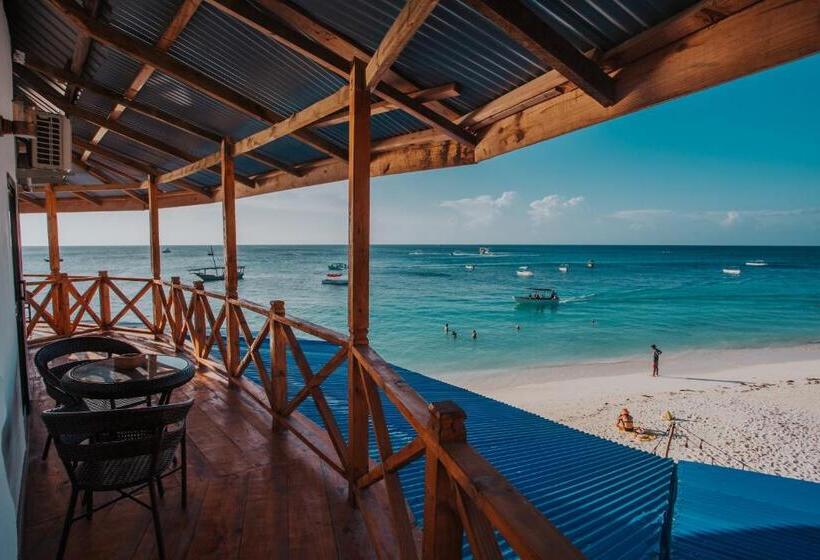 בית מלון כפרי Zenobia Beach Resort