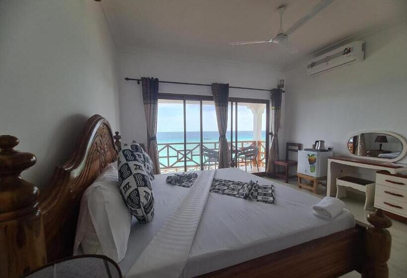 בית מלון כפרי Zenobia Beach Resort