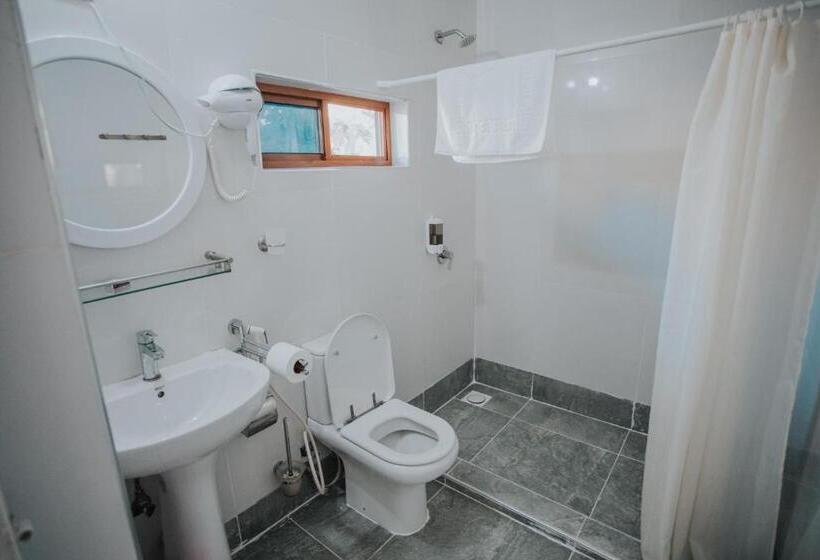 בית מלון כפרי Zenobia Beach Resort