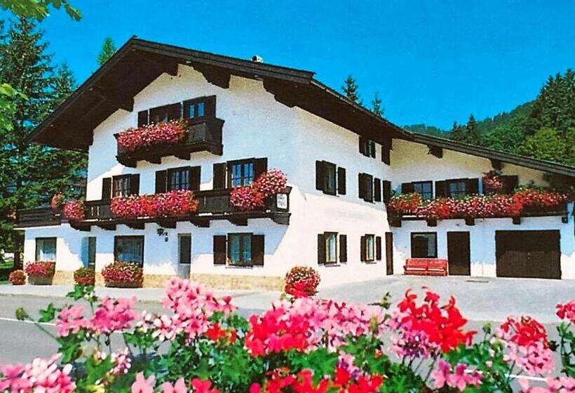 Pansiyon Gästehaus Häuslweber