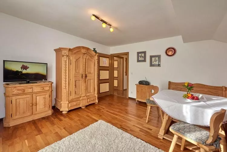 ペンション Gästehaus Häuslweber
