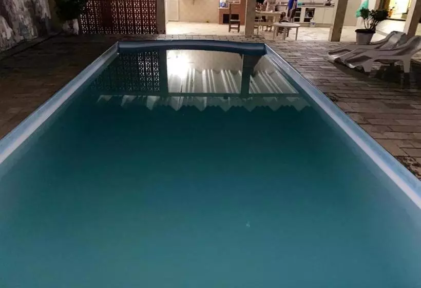 پانسیون Hostel Ohana Beach