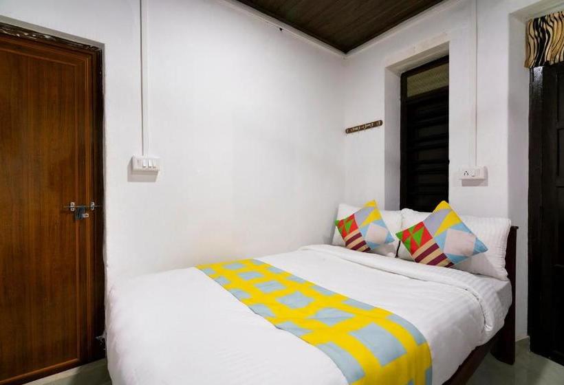 ペンション Oyo 77945 Soorya Village