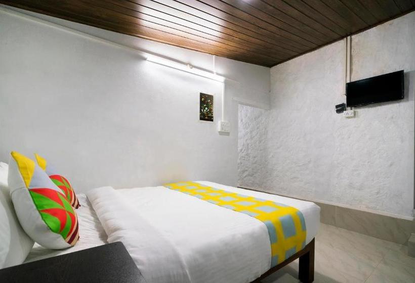 ペンション Oyo 77945 Soorya Village