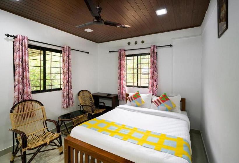 ペンション Oyo 77945 Soorya Village