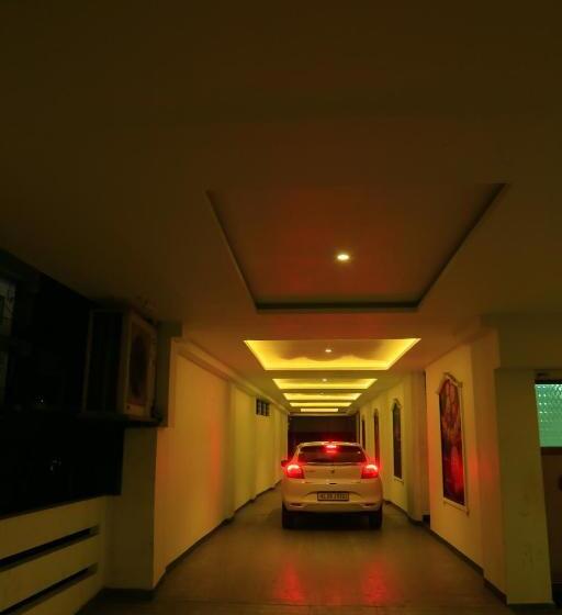 فندق Victoria International