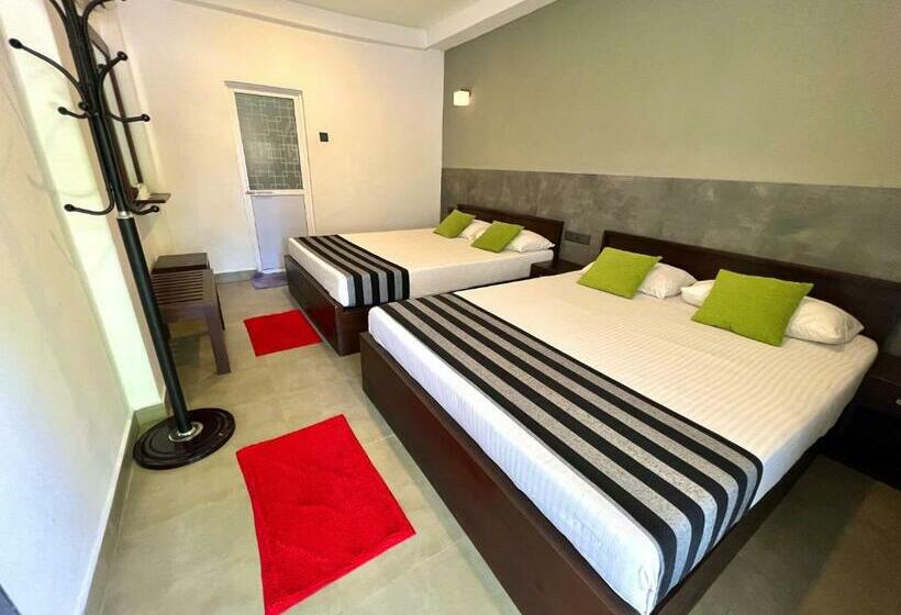 Hotel Delmond Lake Anuradhapura