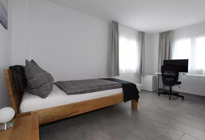 ホテル Gasthaus Krone Lenggenwil