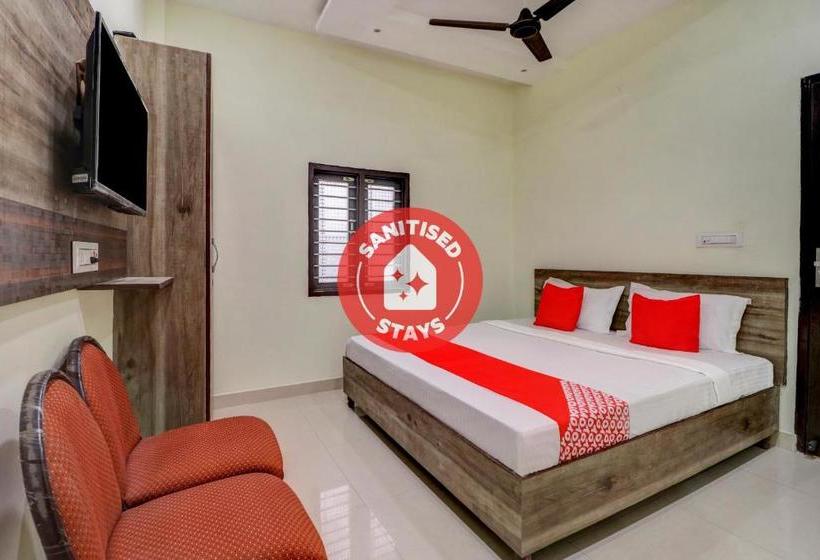 בית מלון כפרי Oyo 77562  Kabir