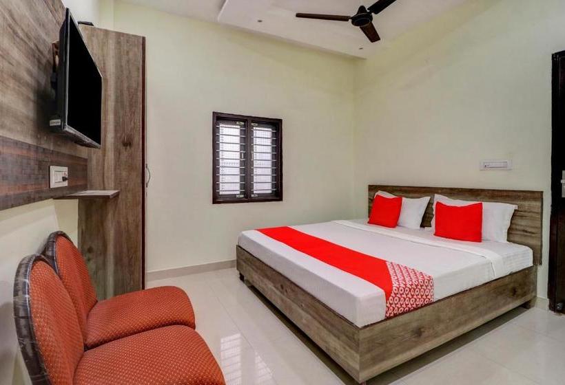 בית מלון כפרי Oyo 77562  Kabir